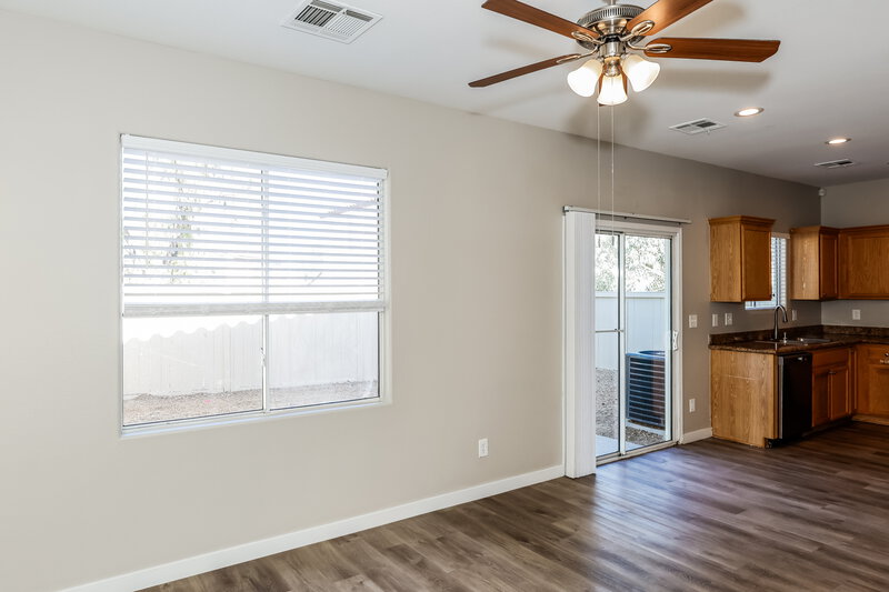 2,240/Mo, 10931 Colour Magic St Henderson, NV 89052 Dining Room View