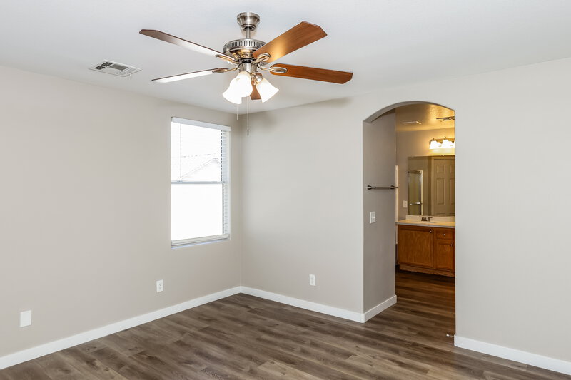 2,240/Mo, 10931 Colour Magic St Henderson, NV 89052 Main Bedroom View