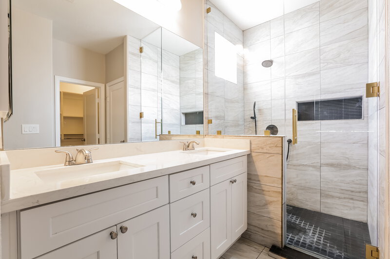 2,375/Mo, 6191 Carson Hills Ave Las Vegas, NV 89139 Main Bathroom View