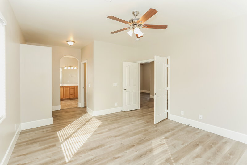 2,060/Mo, 8913 Trickling Springs Ct Las Vegas, NV 89149 Main Bedroom View 2