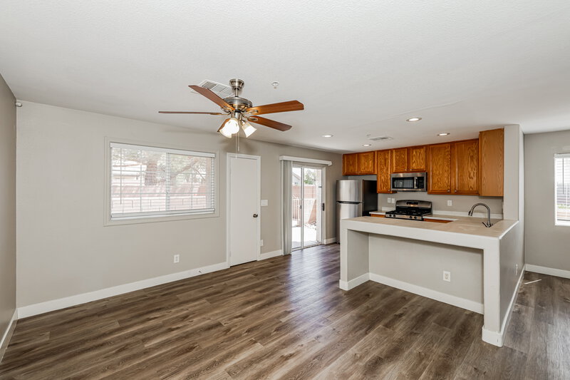 1,860/Mo, 3010 Sunrise Bay Ave North Las Vegas, NV 89031 Dining Room View
