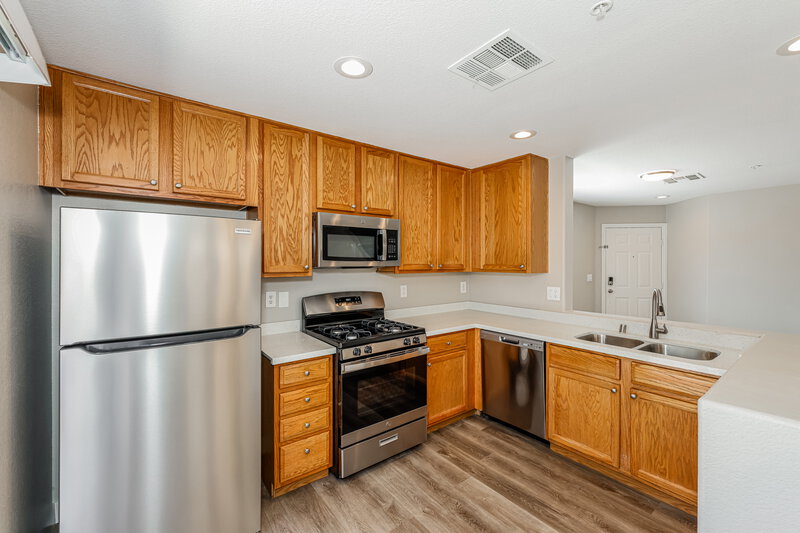 1,860/Mo, 3010 Sunrise Bay Ave North Las Vegas, NV 89031 Kitchen View