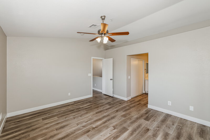 1,860/Mo, 3010 Sunrise Bay Ave North Las Vegas, NV 89031 Main Bedroom View 2