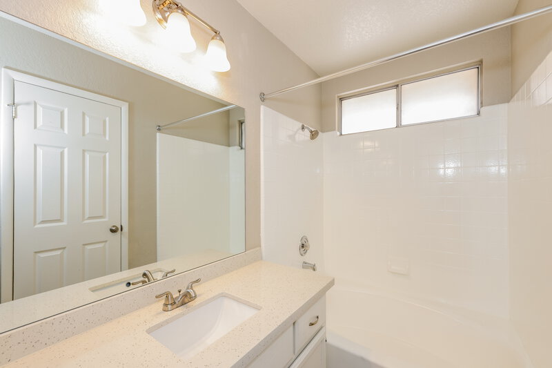 2,190/Mo, 1403 Harmony Hill Dr Henderson, NV 89014 Main Bathroom View
