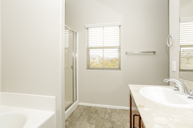 2,265/Mo, 8099 Mosaic Sunrise Ln Las Vegas, NV 89166 Bathroom View