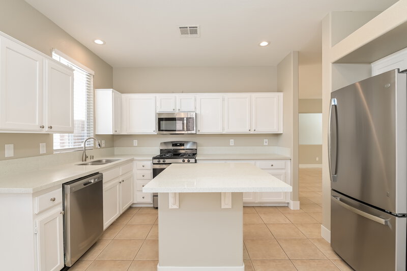 2,175/Mo, 9185 Drifting Bay St Las Vegas, NV 89123 Kitchen View 2