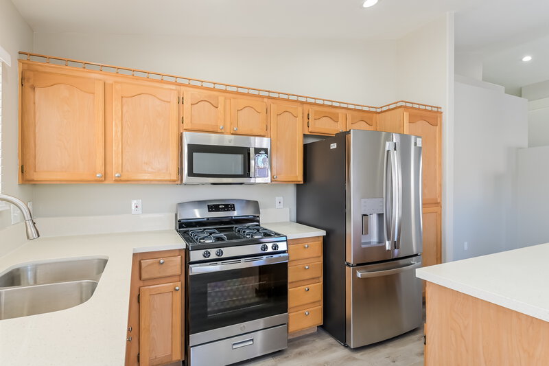 2,225/Mo, 1283 Silver Knoll Ave Las Vegas, NV 89123 Kitchen View 2