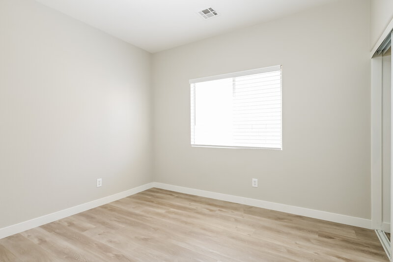 2,225/Mo, 1283 Silver Knoll Ave Las Vegas, NV 89123 Bedroom View