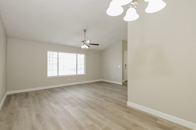 2,275/Mo, 212 Appian Way Henderson, NV 89002 Floorplan View 2