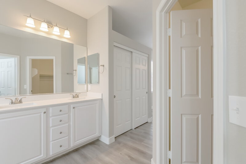 2,280/Mo, 628 Palm Wash Ln Henderson, NV 89011 Main Bathroom View