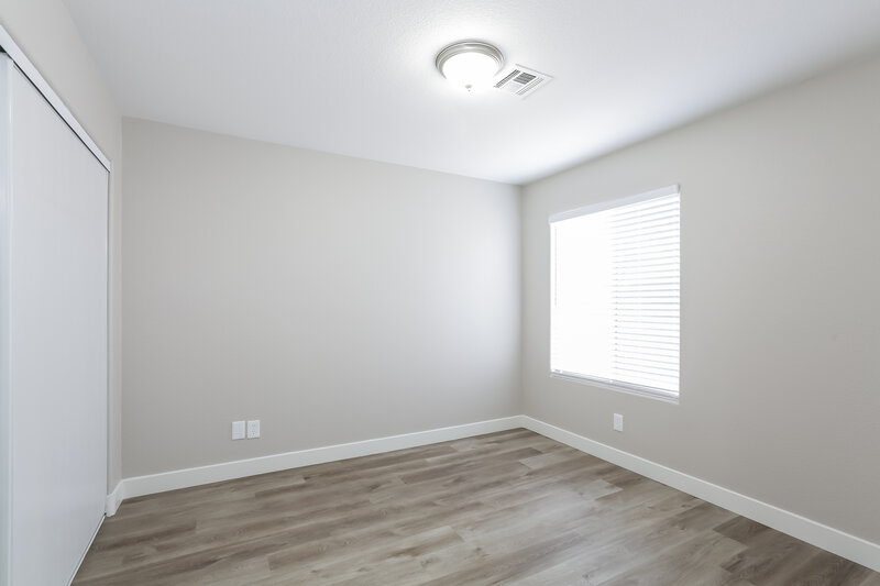 1,850/Mo, 3520 Slapton Ave North Las Vegas, NV 89031 Bedroom View 3