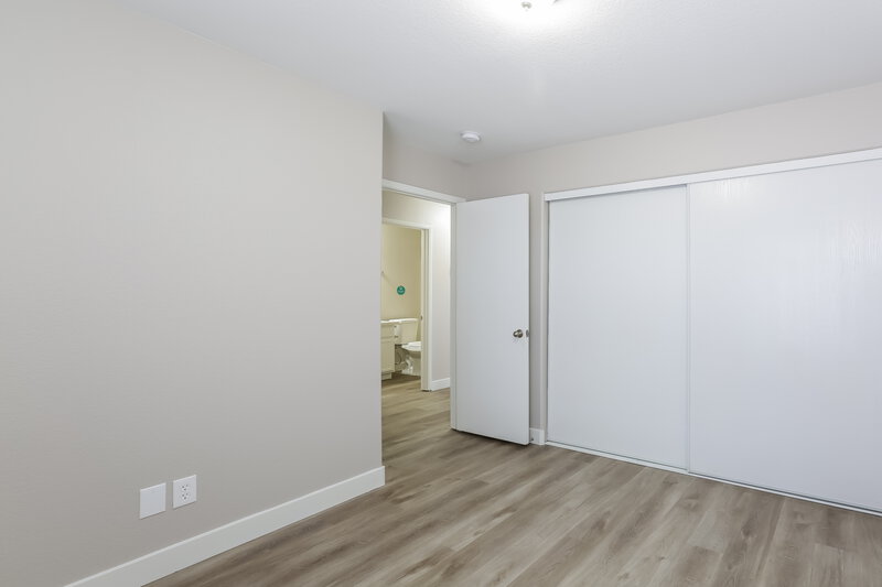 1,850/Mo, 3520 Slapton Ave North Las Vegas, NV 89031 Bedroom View 4