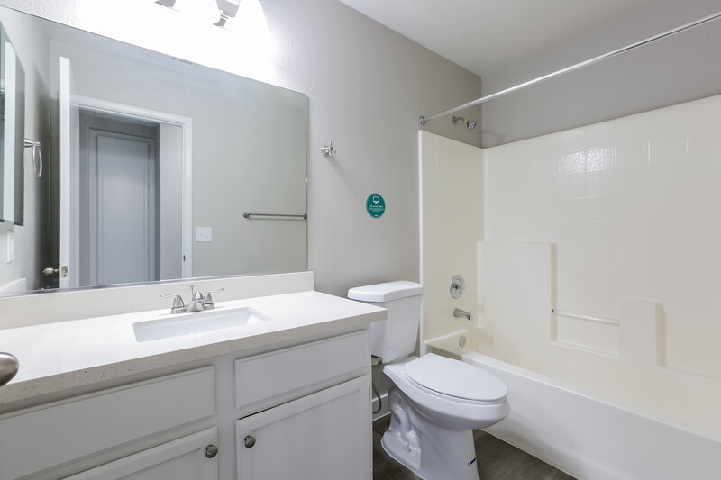 1,850/Mo, 3520 Slapton Ave North Las Vegas, NV 89031 Bathroom View