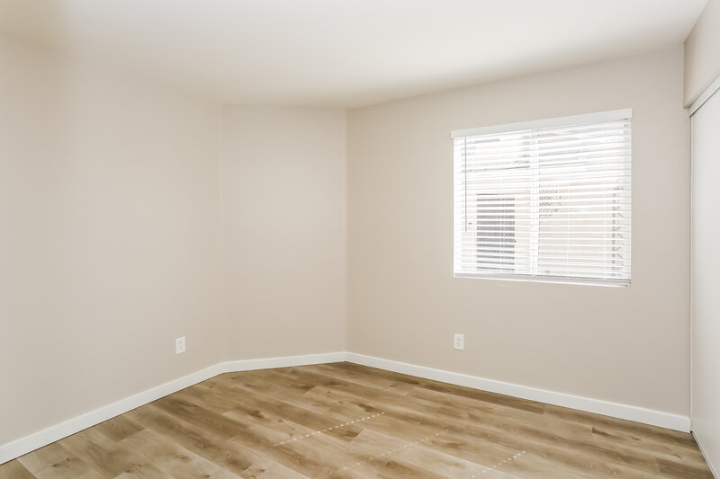 1,855/Mo, 2204 Fountain Valley Way North Las Vegas, NV 89031 Bedroom View 2