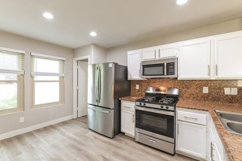 1,975/Mo, 1057 Spotted Bull Ct Henderson, NV 89011 Kitchen View 2