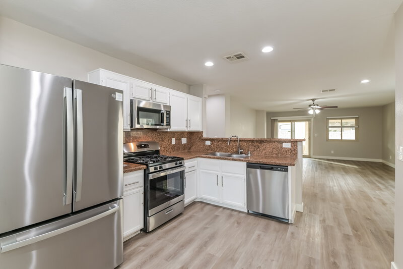 1,975/Mo, 1057 Spotted Bull Ct Henderson, NV 89011 Kitchen View 3