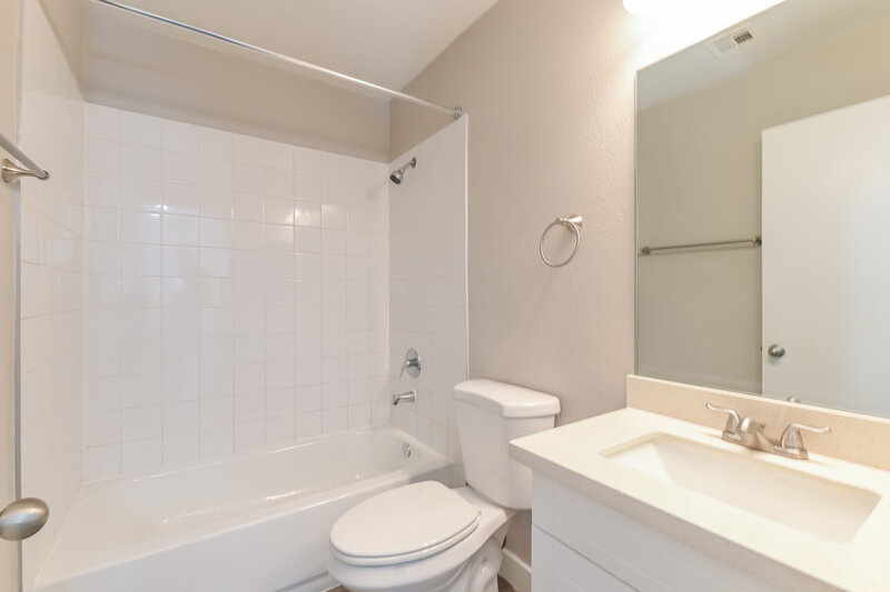 1,975/Mo, 1057 Spotted Bull Ct Henderson, NV 89011 Bathroom View