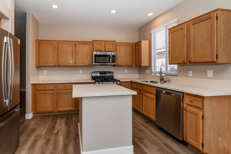 2,535/Mo, 9156 Briarthorne St Las Vegas, NV 89123 Kitchen View