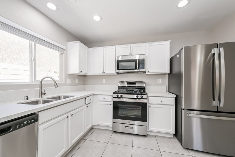 2,255/Mo, 8294 Oliver Twist Ln Las Vegas, NV 89113 Kitchen View 2