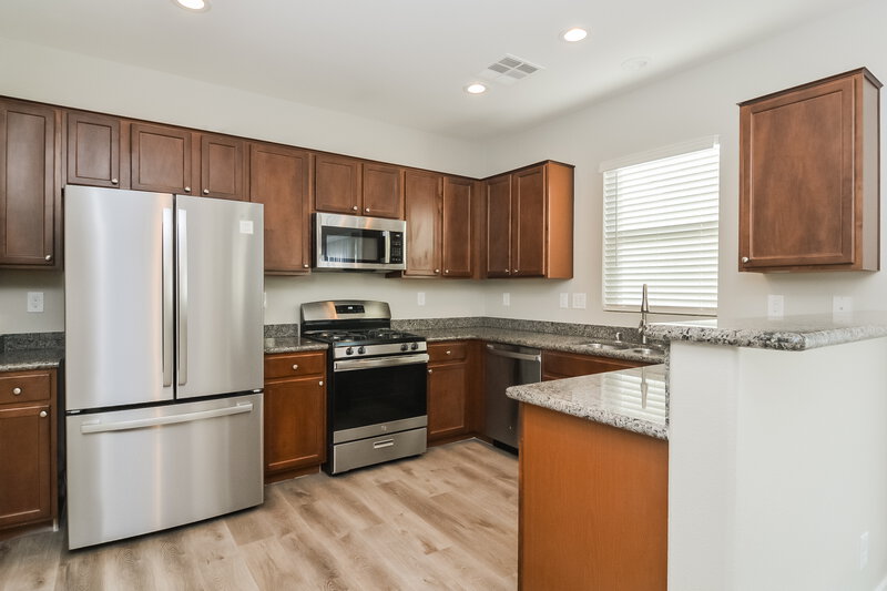 2,480/Mo, 10215 Cougar Crossing St Las Vegas, NV 89178 Kitchen View 2