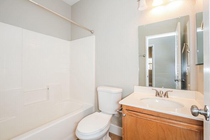 2,000/Mo, 11682 Autunno St Las Vegas, NV 89183 Bathroom View