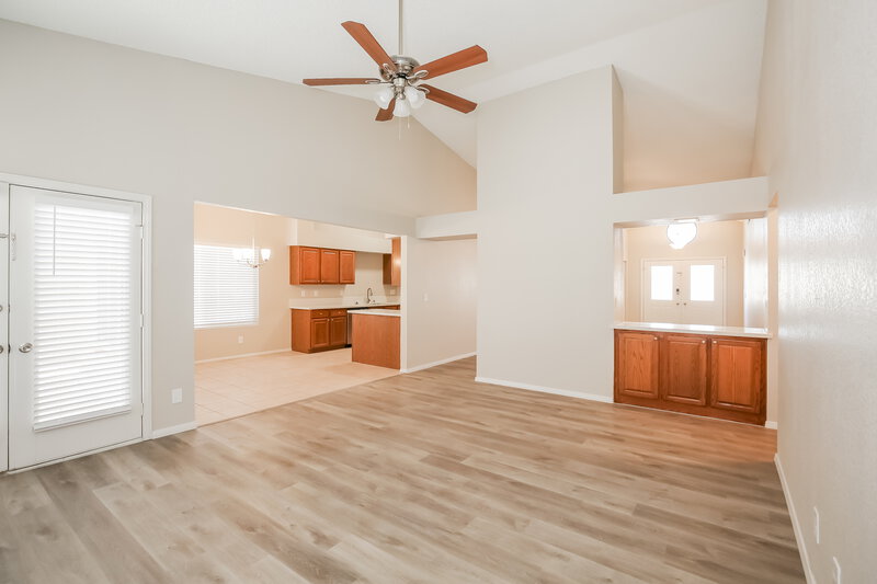 2,295/Mo, 4916 Rancho Bernardo Way Las Vegas, NV 89130 Kitchen View 2