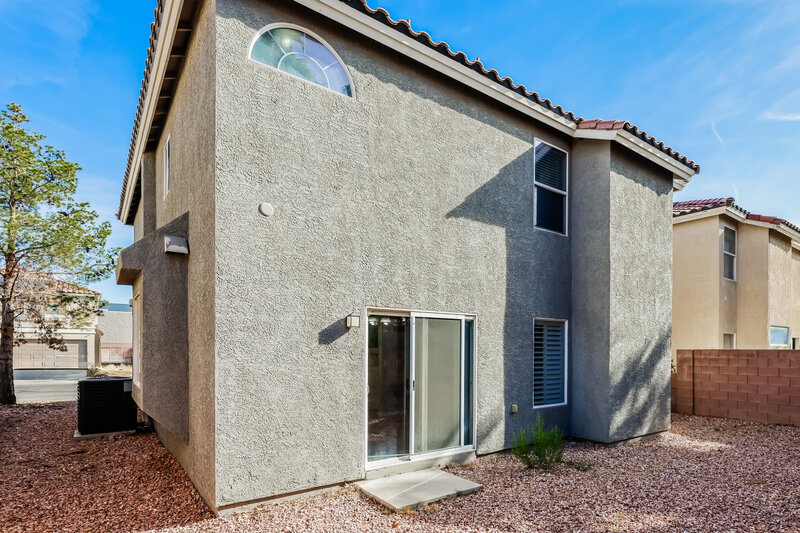 2,250/Mo, 5569 Vision Quest Ct Las Vegas, NV 89139 Rear View