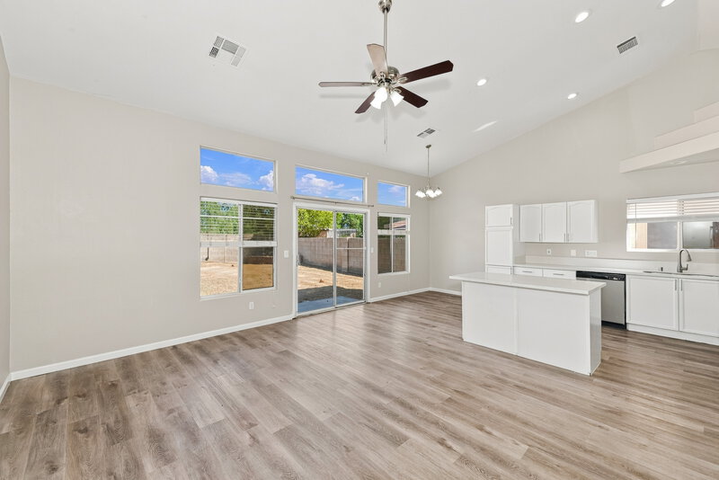2,360/Mo, 6180 Bruma Ave Las Vegas, NV 89122 Dining Room View