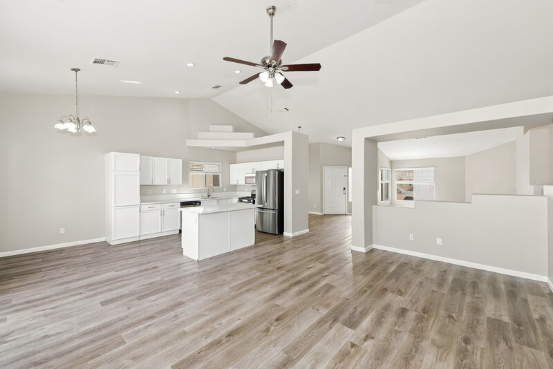 2,360/Mo, 6180 Bruma Ave Las Vegas, NV 89122 Dining Room View 2