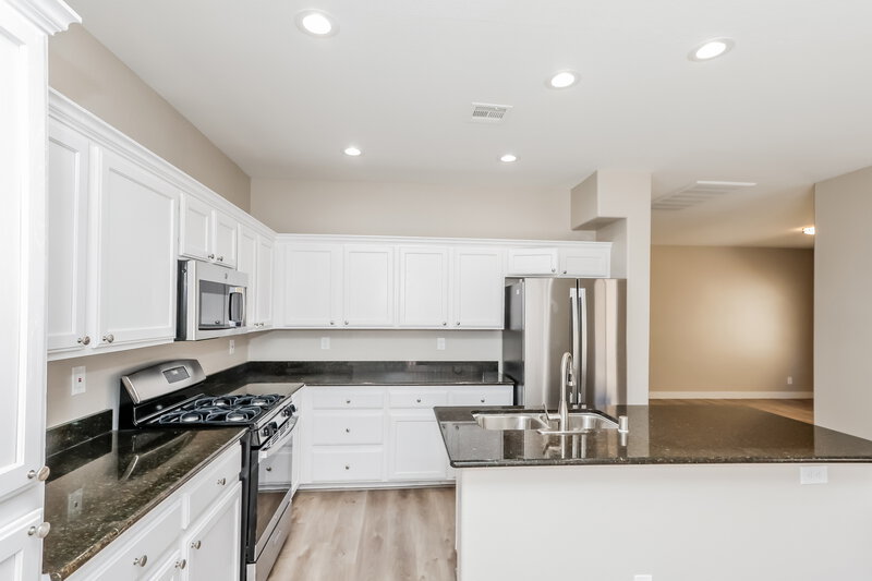 2,815/Mo, 7714 Hauck St Las Vegas, NV 89139 Kitchen View