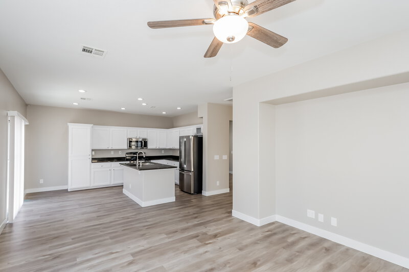 2,815/Mo, 7714 Hauck St Las Vegas, NV 89139 Family Room View 2
