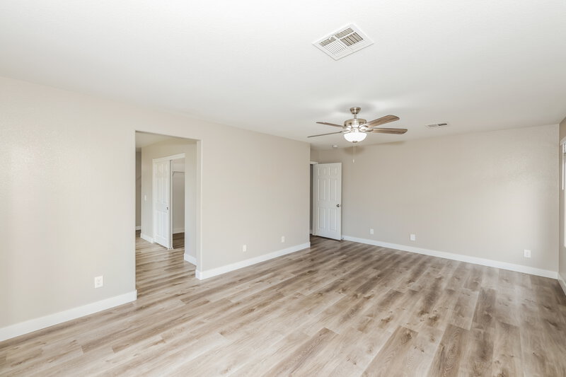2,555/Mo, 7714 Hauck St Las Vegas, NV 89139 Main Bedroom View 2