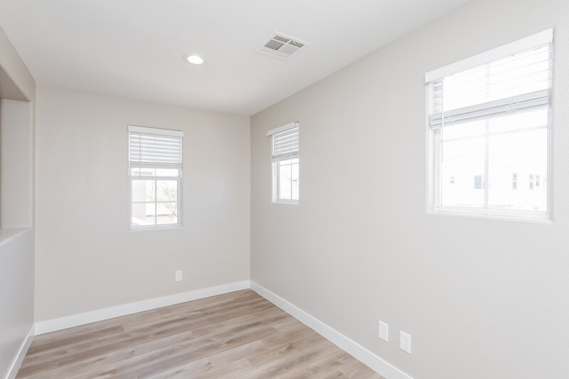 2,815/Mo, 7714 Hauck St Las Vegas, NV 89139 Bedroom View 3