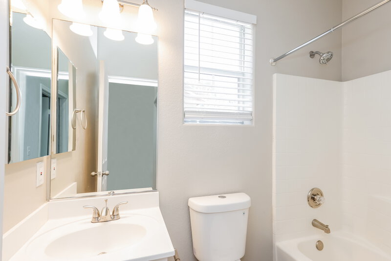 2,815/Mo, 7714 Hauck St Las Vegas, NV 89139 Bathroom View