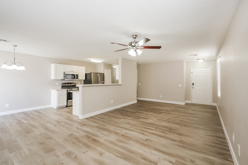 1,825/Mo, 540 Carlos Julio Ave North Las Vegas, NV 89031 Living Room View 2