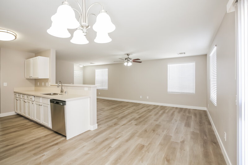 1,825/Mo, 540 Carlos Julio Ave North Las Vegas, NV 89031 Kitchen View