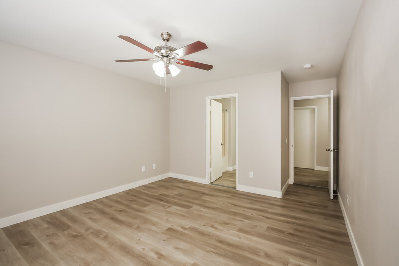 1,825/Mo, 540 Carlos Julio Ave North Las Vegas, NV 89031 Main Bedroom View 2