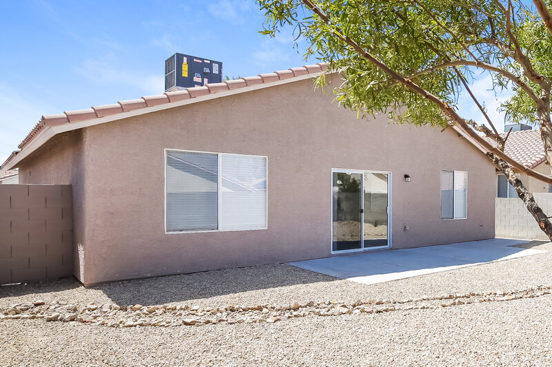 1,825/Mo, 540 Carlos Julio Ave North Las Vegas, NV 89031 Rear View