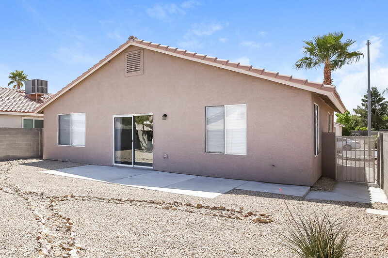 1,825/Mo, 540 Carlos Julio Ave North Las Vegas, NV 89031 Rear View 2