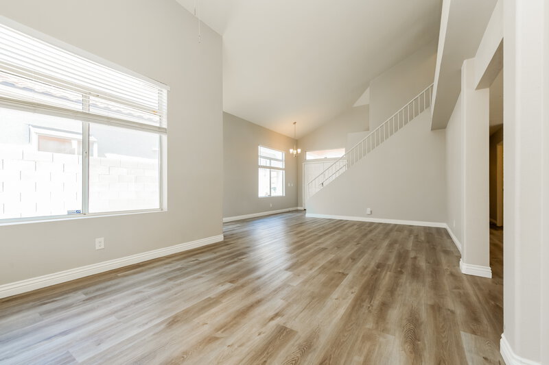0/Mo, 1915 Casa Verde Dr North Las Vegas, NV 89031 Living Room View 2