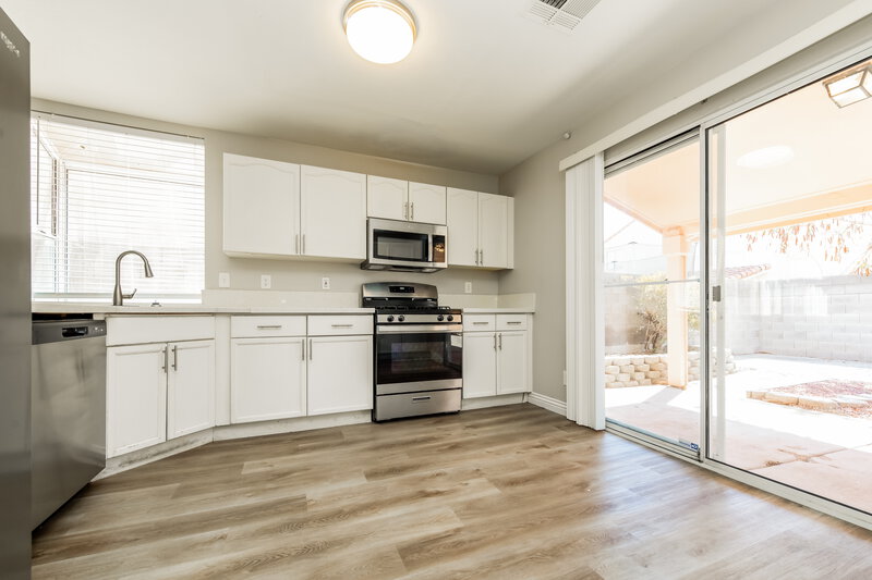 0/Mo, 1915 Casa Verde Dr North Las Vegas, NV 89031 Kitchen View