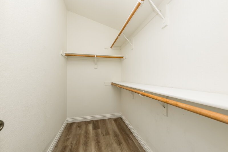 0/Mo, 1915 Casa Verde Dr North Las Vegas, NV 89031 Walk In Closet View