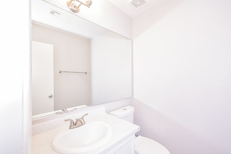 3,040/Mo, 1915 Casa Verde Dr North Las Vegas, NV 89031 Bathroom View 2
