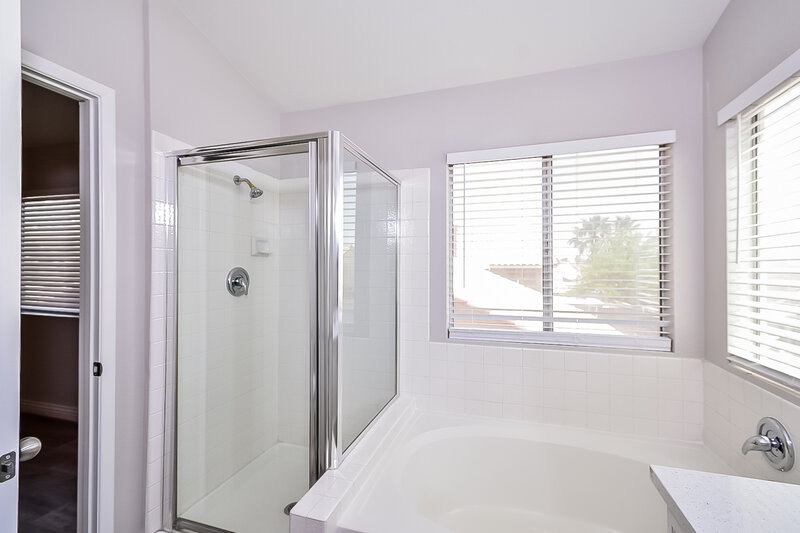 3,040/Mo, 1915 Casa Verde Dr North Las Vegas, NV 89031 Bathroom View 3