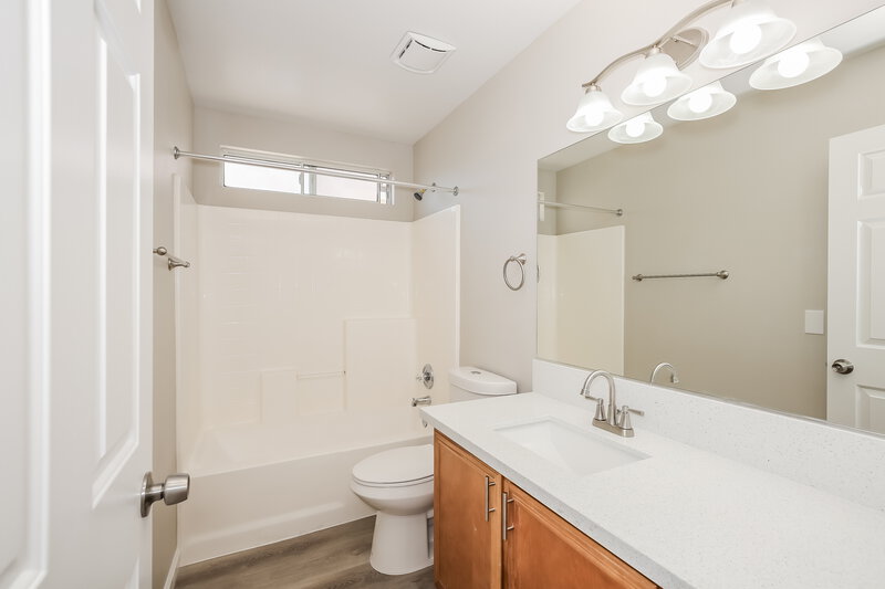 2,265/Mo, 918 Christopher View Ave North Las Vegas, NV 89032 Bathroom View 2
