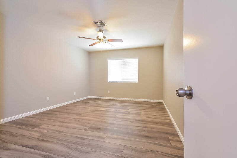 1,975/Mo, 4623 Candlas Way North Las Vegas, NV 89031 Main Bedroom View