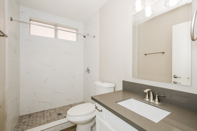 1,885/Mo, 6479 Lone Peak Way Las Vegas, NV 89156 Main Bathroom View