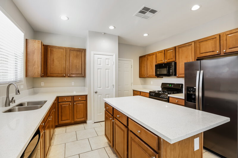 2,080/Mo, 8790 Ashley Park Ave Las Vegas, NV 89148 Kitchen View
