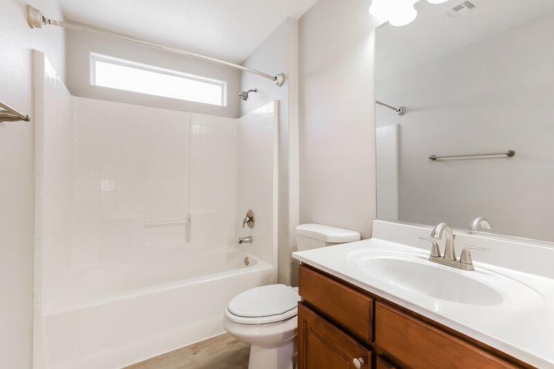 2,080/Mo, 8790 Ashley Park Ave Las Vegas, NV 89148 Bathroom View