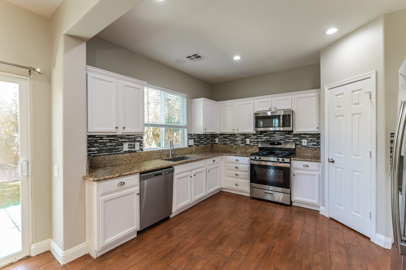 2,245/Mo, 2900 Rothesay Ave Henderson, NV 89044 Kitchen View